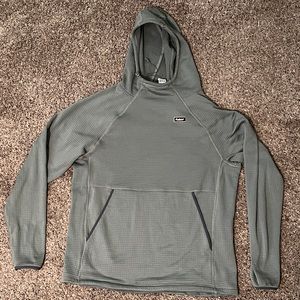 Fayettechill Livingston pullover hoodie size medium men’s